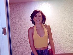 Gros cul, Gros seins, Sucer une bite, Brunette brune, Femme couguar, Mère que j'aimerais baiser, Criant