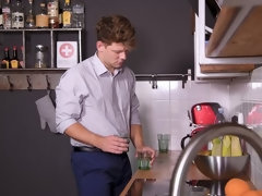 Tsjechisch, Voeten, Vingeren, Handbeurt, Zoenen, Kut duiken, Zuigen, Tatoeage