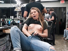 Culo grande, Morena, Pov, Público, Tetas