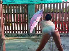 ビーチ, メイド, 淫乱熟女, アウトドア, パンティ, シャワー, スカートのぞき, のぞき