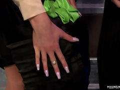 衣服着たままセックス, イく瞬間, 手コキする, なめる, オージー, パンティ, ストッキング, オッパイの