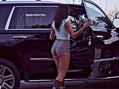 Anal, Gros seins, Sucer une bite, Brunette brune, Branlette thaïlandaise, Mère que j'aimerais baiser, Adolescente, Nénés