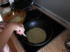 お尻, ブロンド, カップル, 彼女, キッチン, レズビアン, なめる, オマンコ