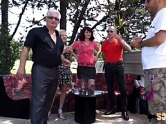 Amateur, Anal, Brunette brune, Français, Mature, Mère que j'aimerais baiser, De plein air, Public