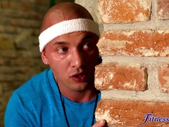 素人, フェラチオ, 茶髪の, ジム, 手コキする, なめる, 剃毛, のぞき