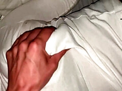 Amateur, Penetracion con dedos, Lesbiana, Tetas naturales, Coño, Afeitado, Mojado, Puta