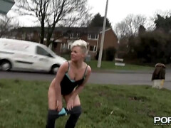 Фетиш, Эксгибиционист, Секс без цензуры, Зрелые, Милф, На природе, Писсинг, Тату