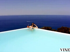 Semen en la boca, Estilo perrito, Corridas faciales, Lamidas, Lencería, Coño, Tatuaje, Trio