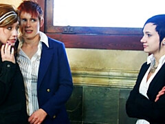 18 ans, Embrassement, Lesbienne, Léchez, Lingerie, Seins naturels, Dénudage, Nénés