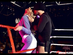 デカパイ, ブロンド, ブーツ, イギリス人, 巨乳な, 衣服着たままセックス, ハードコア, オマンコ