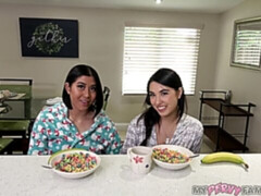 Lesbiana, Lamidas, Lencería, Masturbación, Tetas naturales, Coño, Afeitado, Adolescente