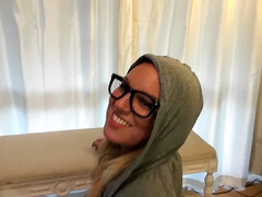 Leie, Grosser arsch, Blondine, Blasen, Spermaladung, Brille, Latina, Masturbation