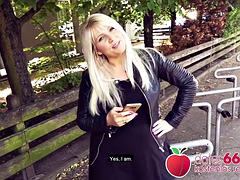 Blondine, Braunhaarige, Europäisch, Flashen, Deutsch, Reif, Pov, Öffentlich