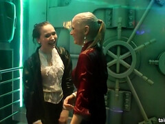 Жопа, Сумасшедшие, Ласковые ручки, Лесбиянка, Обнаженные, Оргии, На публике, Киски