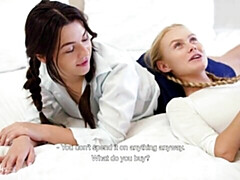 Amateur, Penetracion con dedos, Besar, Lamidas, Lencería, Masturbación, Afeitado, Estriptis