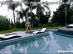 Verga grande, Tetas grandes, Mamada, Garganta profunda, Hd, Al aire libre, Piscina, Estrella porno