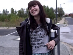 18 ans, Anal, Brunette brune, Orgasme, Petite femme, Maigrichonne, Nénés, Jouets