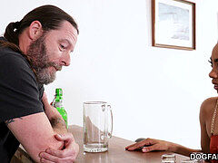 Grosse bite, Noire, Sucer une bite, Bâillonner, Trou de la gloire, Plan cul à trois