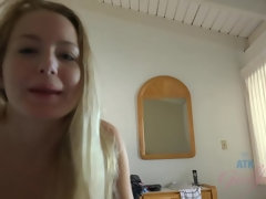 Leie, Blondine, Fussjob, Handjob, Piercing, Pov, Rasiert, Titten