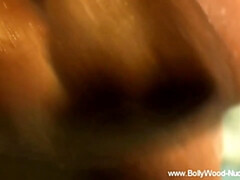 Asiatique, Brunette brune, Femme couguar, Femelle, Indienne, Mature, Nue  à poil, Nue