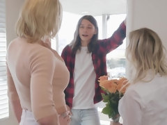 Grote mammen, Blond, Pijpbeurt, Oudere vrouw, Stel, Hondjeshouding, Likken, Kut duiken