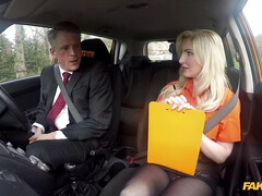 Grote mammen, Blond, Brits, Auto, Rijpe lesbienne, Buiten, Realiteit, Tieten likken