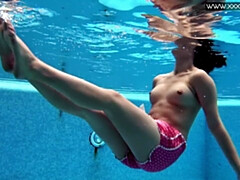Tchèque, Hd, Léchez, Petite femme, Piscine, Chatte, Douche, Sous marin