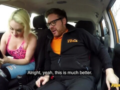 Enthousiasteling, Grote mammen, Blond, Auto, Handbeurt, Likken, Kut duiken, Verleid