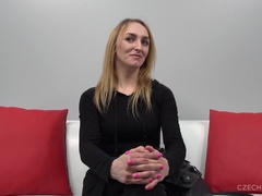 Blond, Tsjechisch, Hardcore, Verlegen