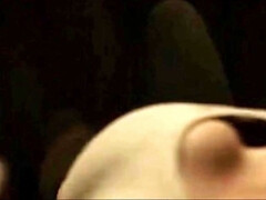 Kont, Beroemdheid, Mager, Tiener, Tieten likken