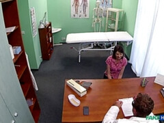 Любители, Доктор, Лесбиянка, Медсестра, В офисе, Киски, Униформа, Подглядывание