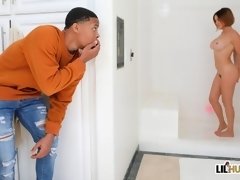 Cul, Gros seins, Sucer une bite, Attrapée, En levrette, Interracial, Masturbation, Mère que j'aimerais baiser