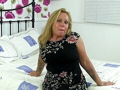 ブロンド, イギリス人, ズームショット, エロ熟女, 下着, 熟年, 淫乱熟女, 一人