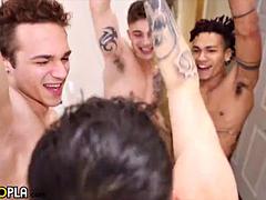 Amateur, Lécher le cul, Sucer une bite, Tir de sperme, Faciale, Hard, Léchez, Muscle