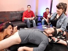 Gebondenheid, Gek, Man die toekijkt, Lul, Kokhalzen, Zoenen, Shemale, Kort haar