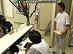 Asiatisch, Blasen, Gehörnter ehemann, Spermaladung, Fingern, Hardcore, Massage, Ehefrau