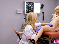 Vingeren, Lesbisch, Moeder die ik wil neuken, Kantoor, Tiener