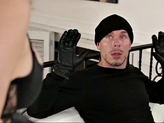 Spermaladung, Fingern, Spassig, Hardcore, Hausfrau, Piercing, Reiten, Hintern versohlen