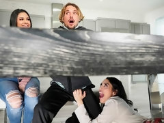 Culo grande, Mamada, Morena, Penetracion con dedos, Pajear, Cocina, Pov, Trio