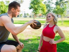 Culo grande, Tetas grandes, Mamada, Morena, Estilo perrito, Pajear, Madres para coger, Tatuaje