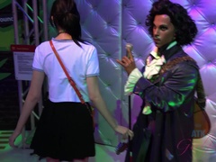 Cuarto de baño, Negro, Novia, Afeitado, Cabello corto, Falda, Fumando, Tetas