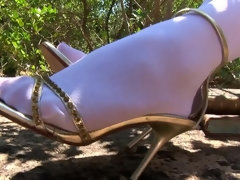 Чешки, Платье, Фетиш, Фут фетиш, На природе, Киски, Носки, Соло