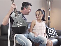old4k. guitar hero