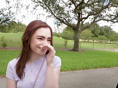 18 ans, Grosse bite, Sucer une bite, Bus, Grandpère, Hard, Public, Adolescente