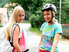 Большая жопа, Большие сиськи, Пальцем, Поцелуи, Лизание, Белье, Бритые, Сиськи