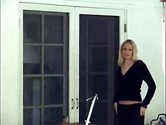 Adorable blonde teen with round butt gets hard pounding in homemade video