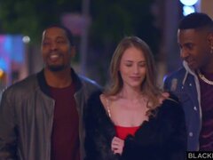 Cul à la bouche, Grosse bite, Sucer une bite, Éjaculation interne, Queue, Interracial, Chevaucher, Adolescente