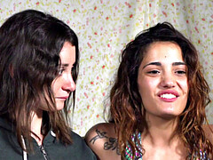 Cul, Gros cul, Sucer une bite, Bondage, En levrette, Groupe, Softcore, Voyeur