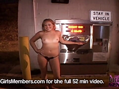 Enthousiasteling, Blond, Jonge meid, Universiteit, Vrouw, Flashing, Natuurlijke tieten, Openbaar