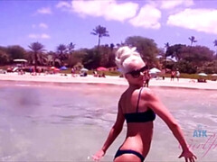 Amateur, Plage, Blonde, Pieds, Huilée, De plein air, Public, Nénés